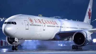 Air Canada C-FKAU Boeing 777-333ER