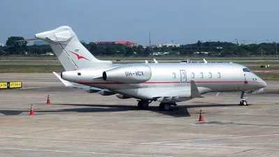 VistaJet 9H-VCX Bombardier BD-100-1A10 Challenger 350