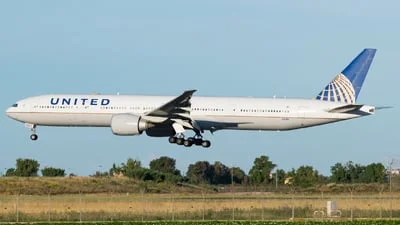 United Airlines N2136U Boeing 777-322ER