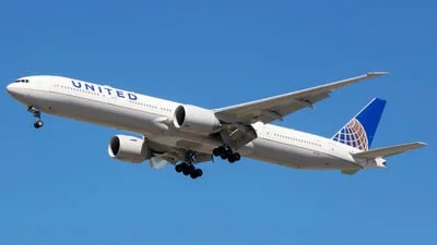 United Airlines N2333U Boeing 777-322ER