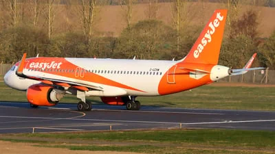 easyJet G-UZHW Airbus A320-251N