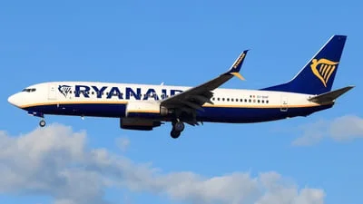 Ryanair EI-DHF Boeing 737-8AS