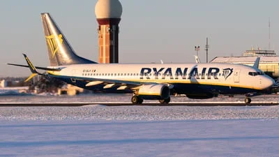 Ryanair EI-DLX Boeing 737-8AS