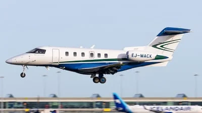 Stellaer 212 EJ-MACK Pilatus PC-24
