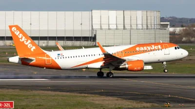 easyJet Europe OE-IVW Airbus A320-214