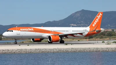 easyJet G-UZMC Airbus A321-251NX