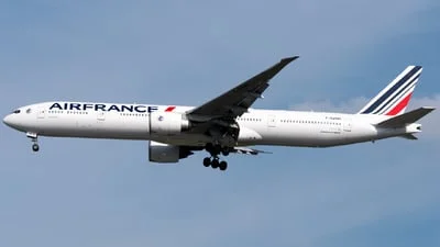 Air France F-GZND Boeing 777-328ER
