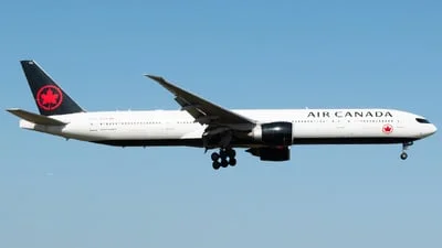 Air Canada C-FIUR Boeing 777-333ER
