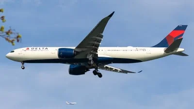 Delta Air Lines N402DX Airbus A330-941