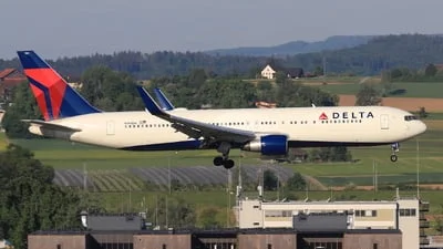 Delta Air Lines N190DN Boeing 767-332(ER)