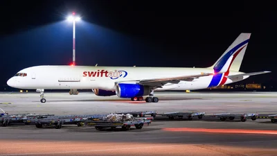 Swiftair EC-NIV Boeing 757-223(PCF)