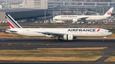 Air France F-GZNE Boeing 777-328ER